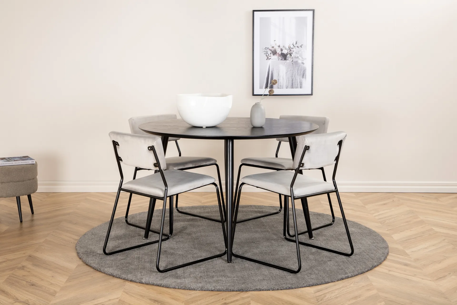 Dipp Matgrupp 115 cm Rund med 4 Kenth stolar